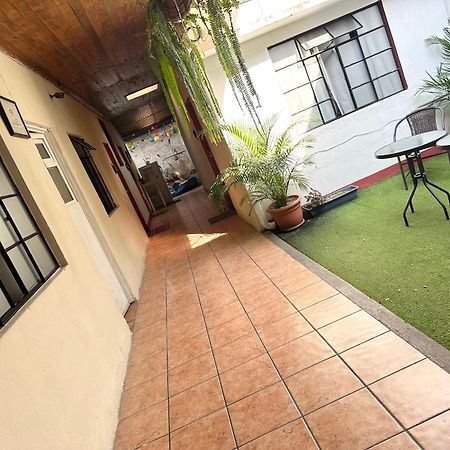 El Extranjero Hostal Antigua Εξωτερικό φωτογραφία