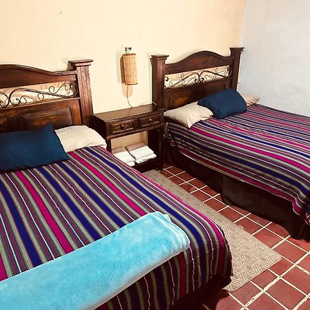 El Extranjero Hostal Antigua Εξωτερικό φωτογραφία
