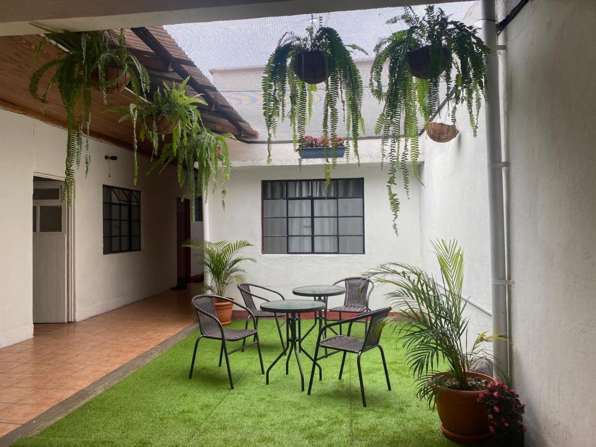 El Extranjero Hostal Antigua Εξωτερικό φωτογραφία