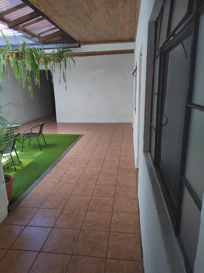 El Extranjero Hostal Antigua Εξωτερικό φωτογραφία