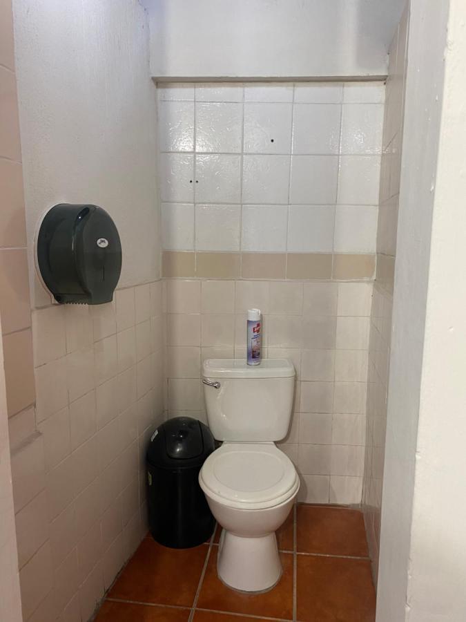 El Extranjero Hostal Antigua Εξωτερικό φωτογραφία
