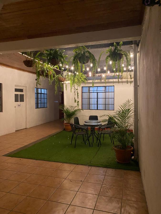 El Extranjero Hostal Antigua Εξωτερικό φωτογραφία