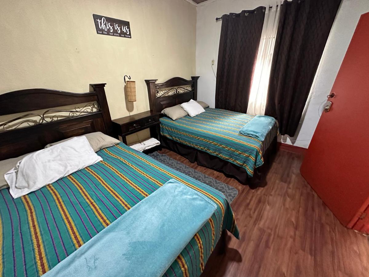 El Extranjero Hostal Antigua Εξωτερικό φωτογραφία