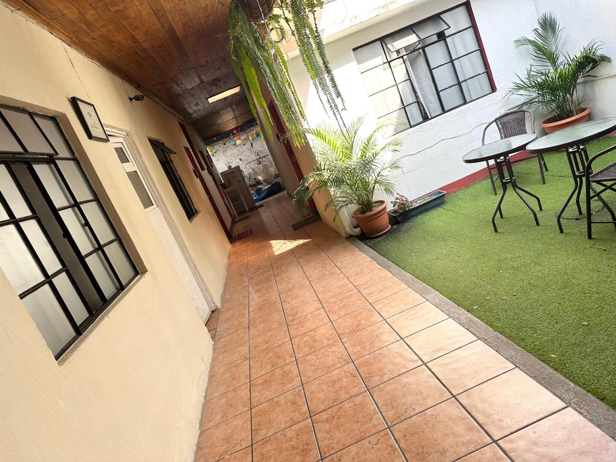El Extranjero Hostal Antigua Εξωτερικό φωτογραφία