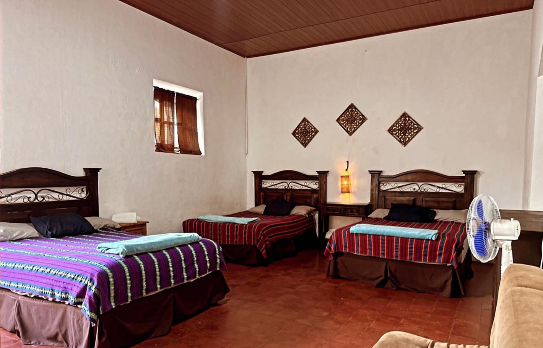 El Extranjero Hostal Antigua Εξωτερικό φωτογραφία