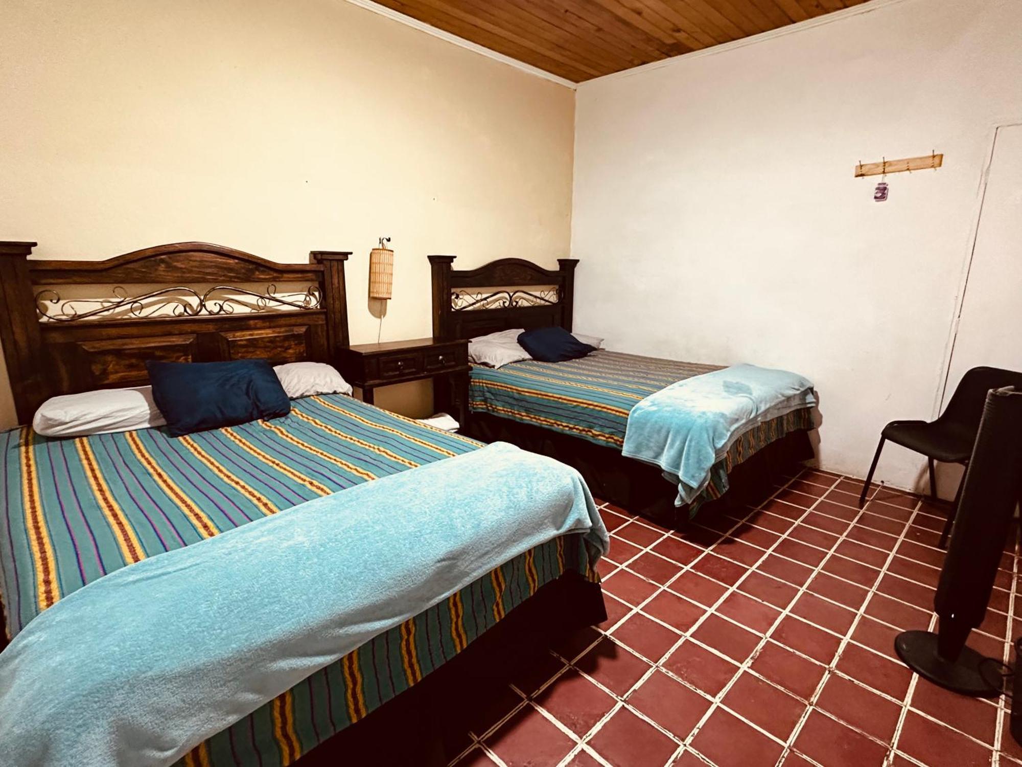 El Extranjero Hostal Antigua Εξωτερικό φωτογραφία