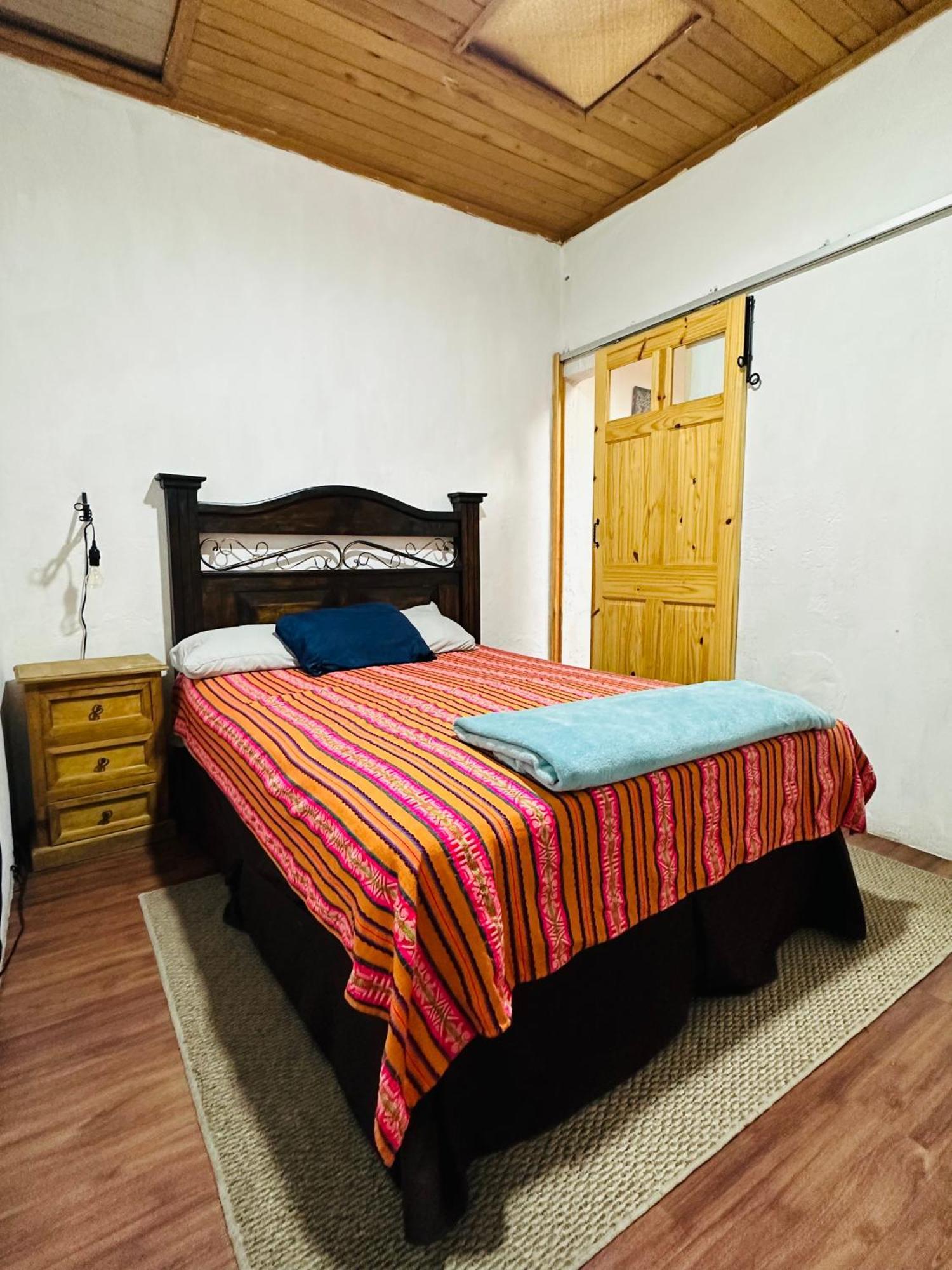 El Extranjero Hostal Antigua Εξωτερικό φωτογραφία